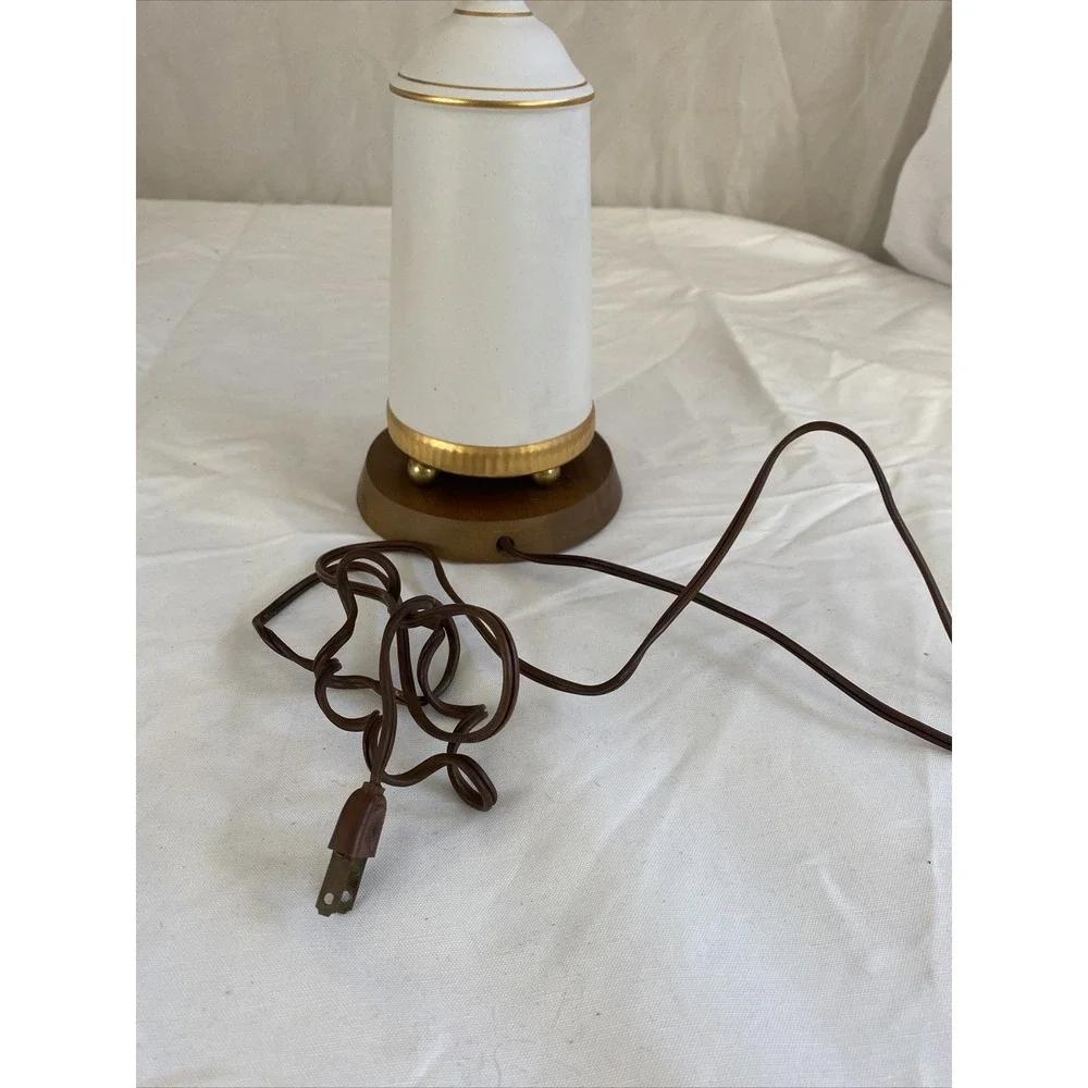 VTG Metal Tole Style Table Lamp White Gold‎ Floral 21